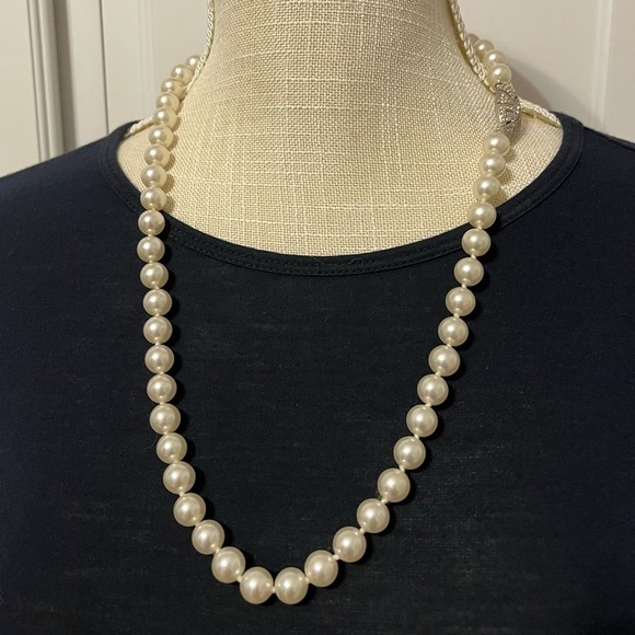 Vintage 10mm Simulated Pearl Strand-Rhinestone Clasp - 24” - Picture 1 of 6